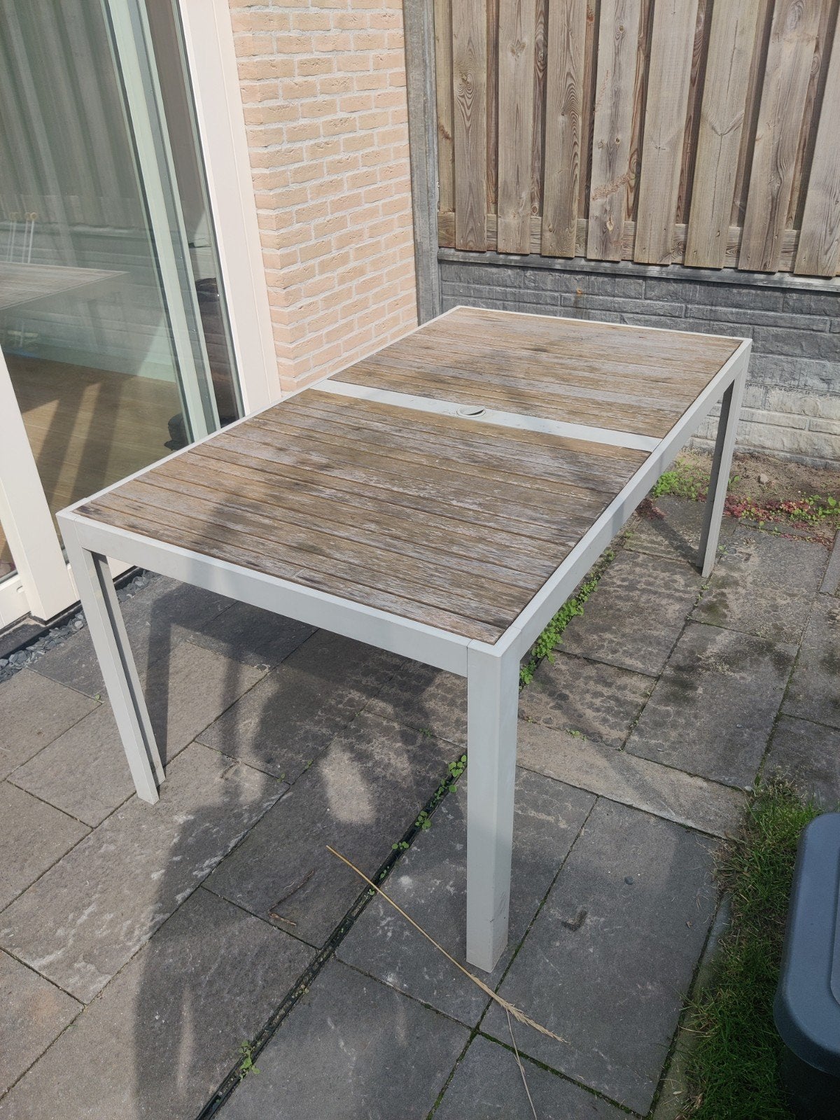 IKEA buiten tafel met aluminium frame en houten blad, Ophalen, Gebruikt, Rechthoekig, Aluminium