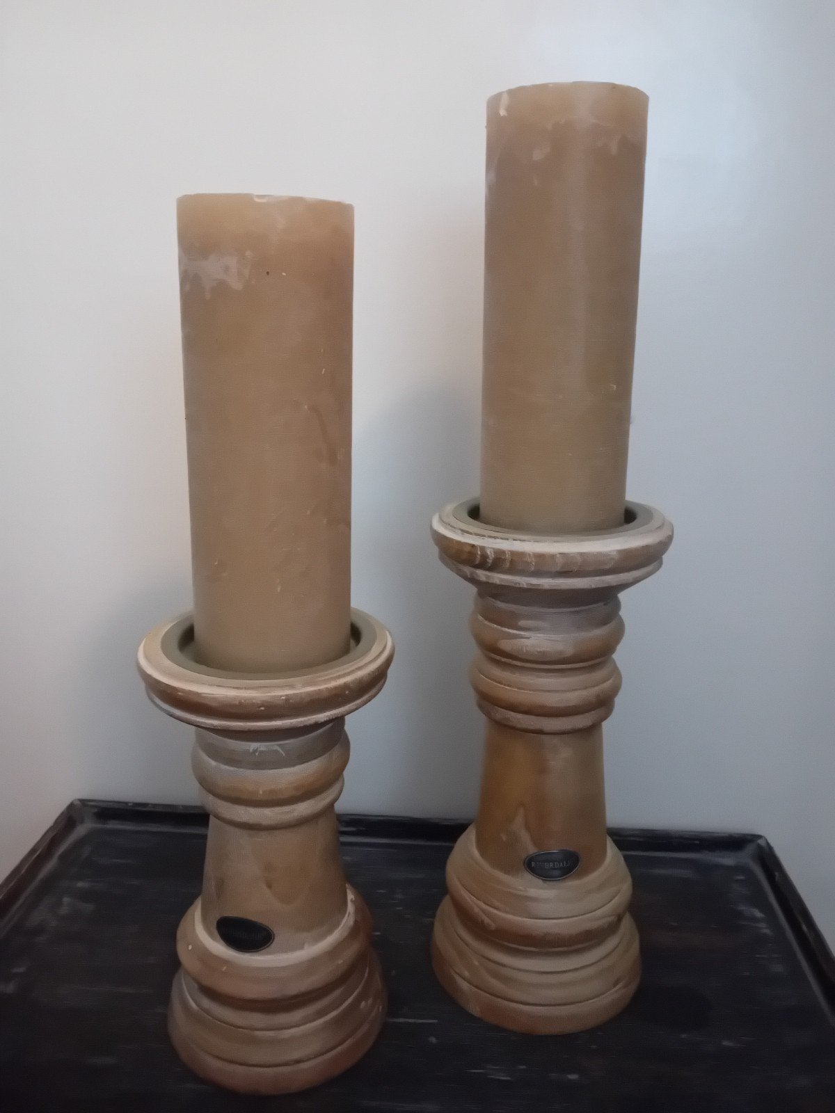 2 Riverdale houten kaarsenhouders, Huis en Inrichting, Woonaccessoires | Kandelaars en Kaarsen, Riverdale, Gebruikt, Bruin, Ophalen of Verzenden