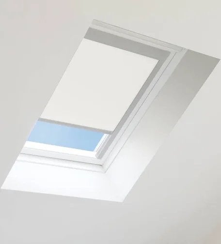 Velux rolgordijn ecru lichtdoorlatend GGU 06, Overige merken, Ophalen of Verzenden, Gebruikt