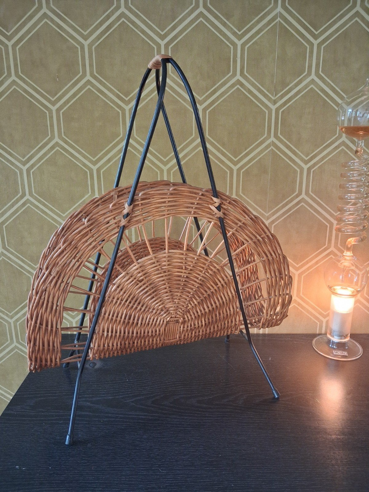 Vintage Tijdschriftenrek Jaren '50 - Rotan en Metaal, Huis en Inrichting, Woonaccessoires | Krantenbakken en Lectuurbakken, Natuurlijk materiaal