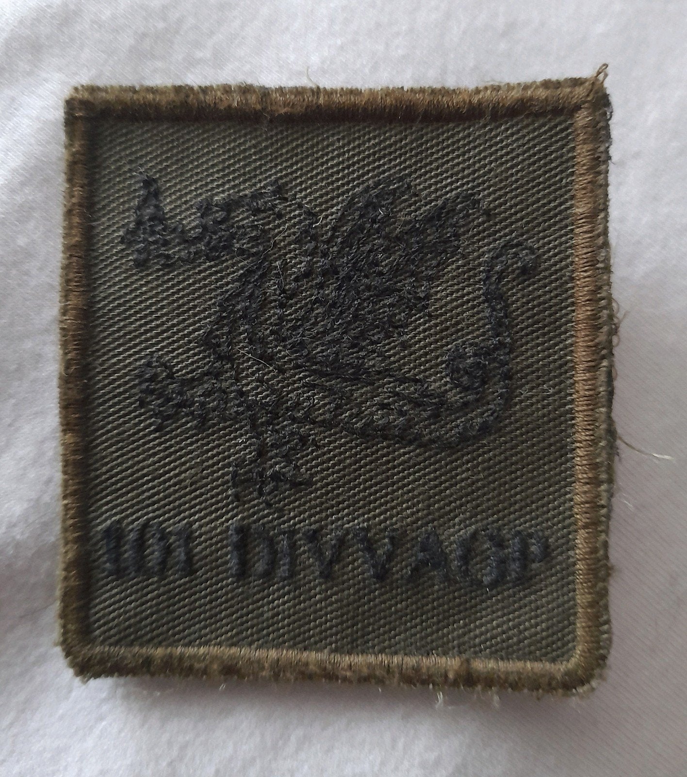 Borstembleem 5x5, Ophalen of Verzenden, Landmacht, Nederland, Embleem of Badge