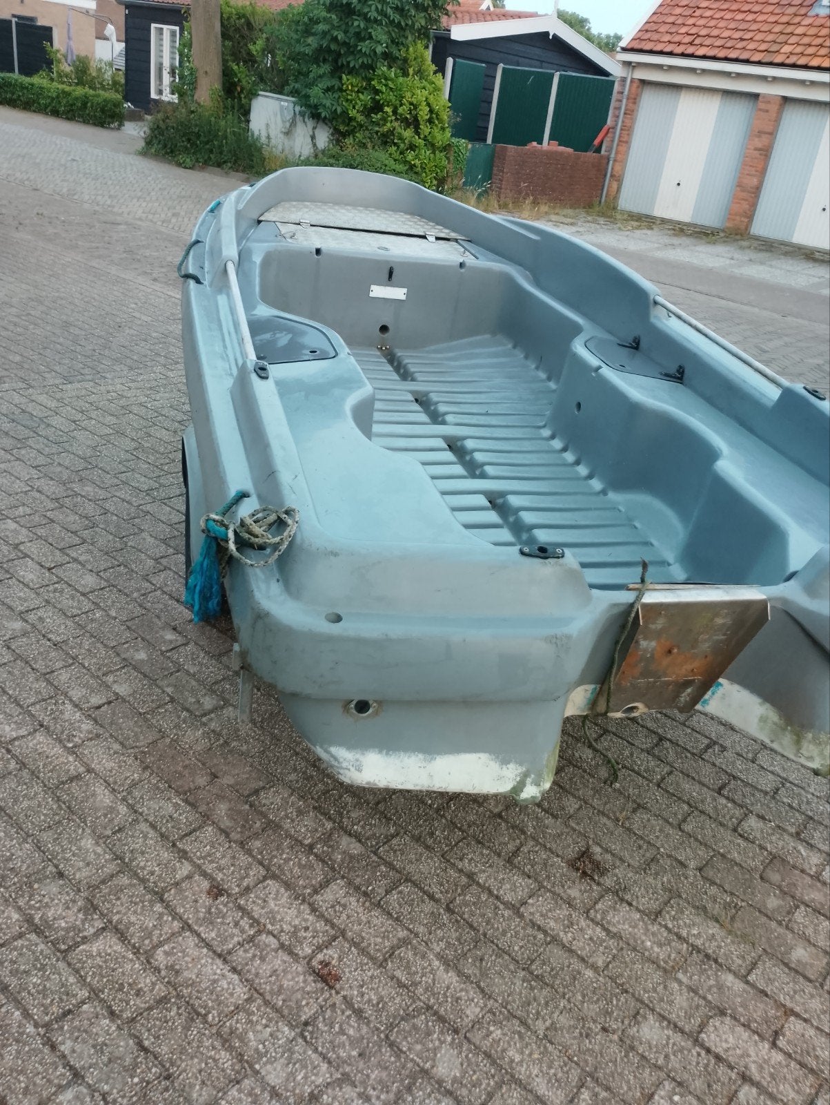 Robuuste visboot/bijboot met trailer, Ophalen of Verzenden, Gebruikt, Polyester, Trailer