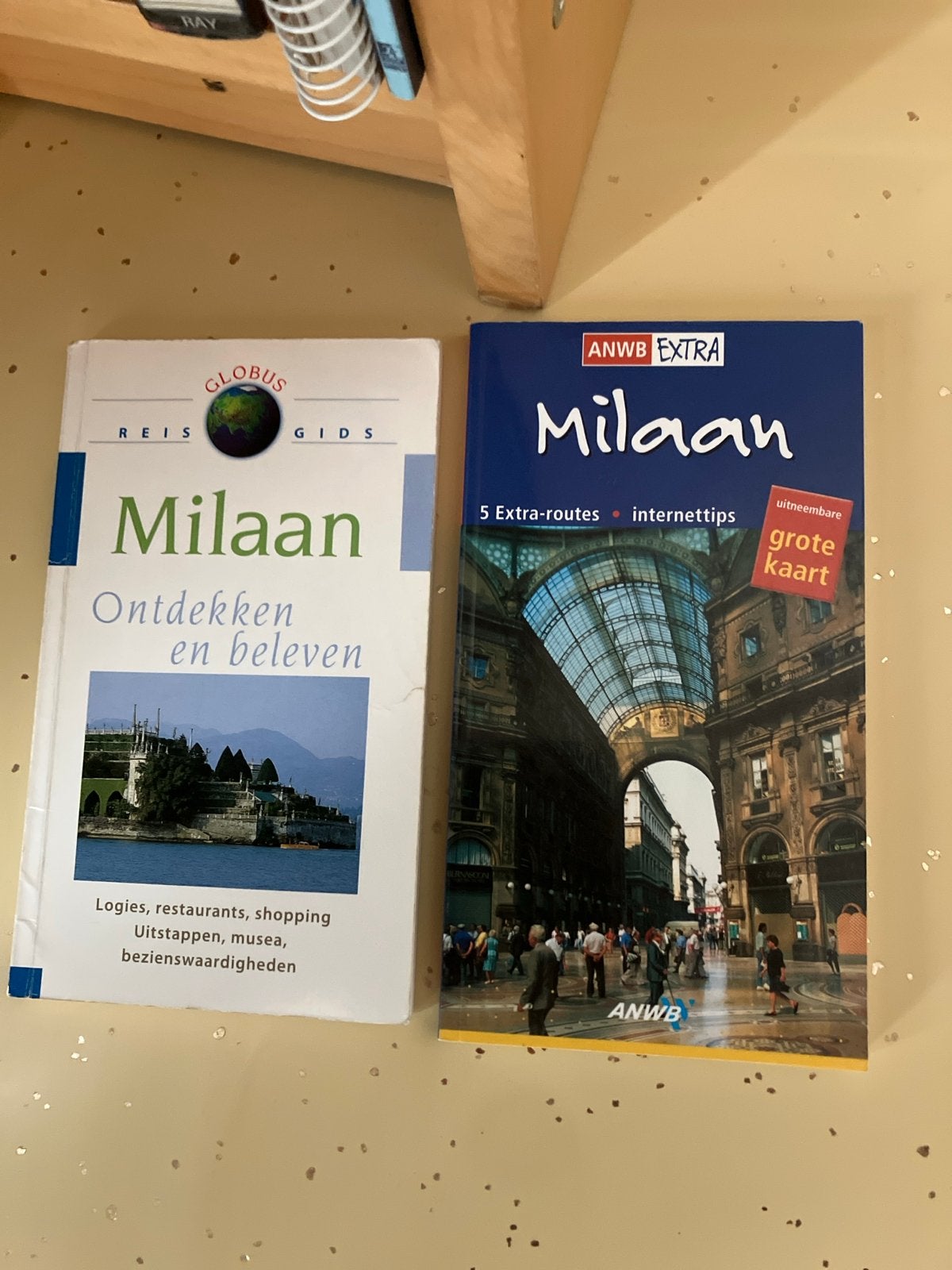 Reisgidsen Milaan: Globus en ANWB Extra, Gelezen, Europa, Ophalen of Verzenden, Reisgids of -boek