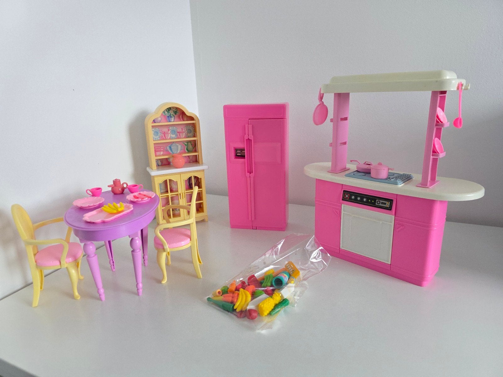 Barbie keuken met eetset, Ophalen of Verzenden, Gebruikt, Barbie