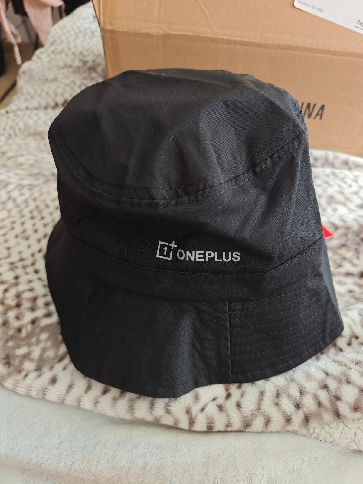 OnePlus bucket hat, nieuw met prijskaartje, zwart, 59 cm, Kleding | Dames, Hoed, Nieuw, Ophalen of Verzenden, OnePlus