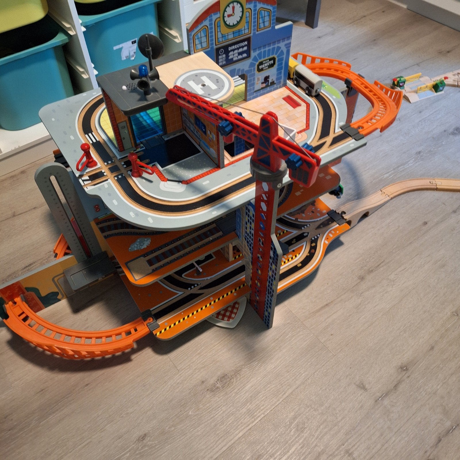 Grote houten garage met treinbaan en hijskraan, Ophalen, Gebruikt, Jongen of Meisje