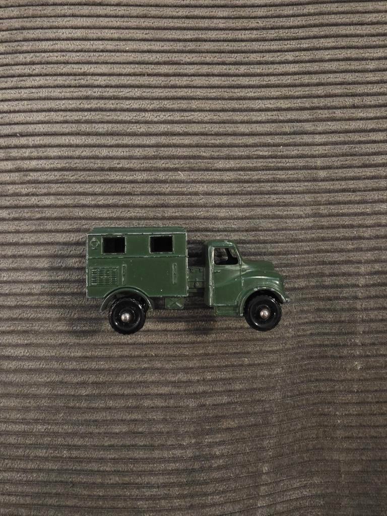 Matchbox Austin mk 2 radio truck, Antiek en Kunst, Antiek | Speelgoed, Ophalen of Verzenden