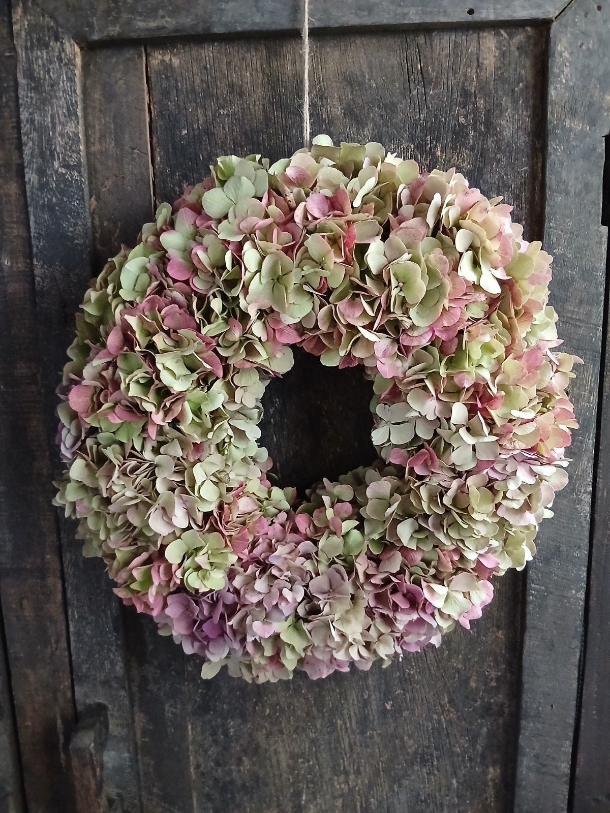 Prachtige Hortensia Krans - Natuurlijke Decoratie, Huis en Inrichting, Ophalen of Verzenden, Zo goed als nieuw, Krans, Natuurlijk materiaal