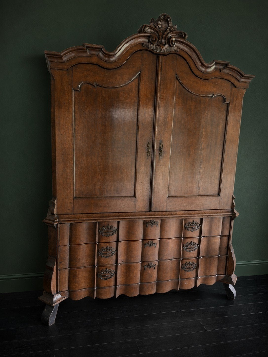 Antieke Hollandse Kast met Ladeblok en Barokke Details, Antiek en Kunst, Antiek | Meubels | Kasten, Ophalen