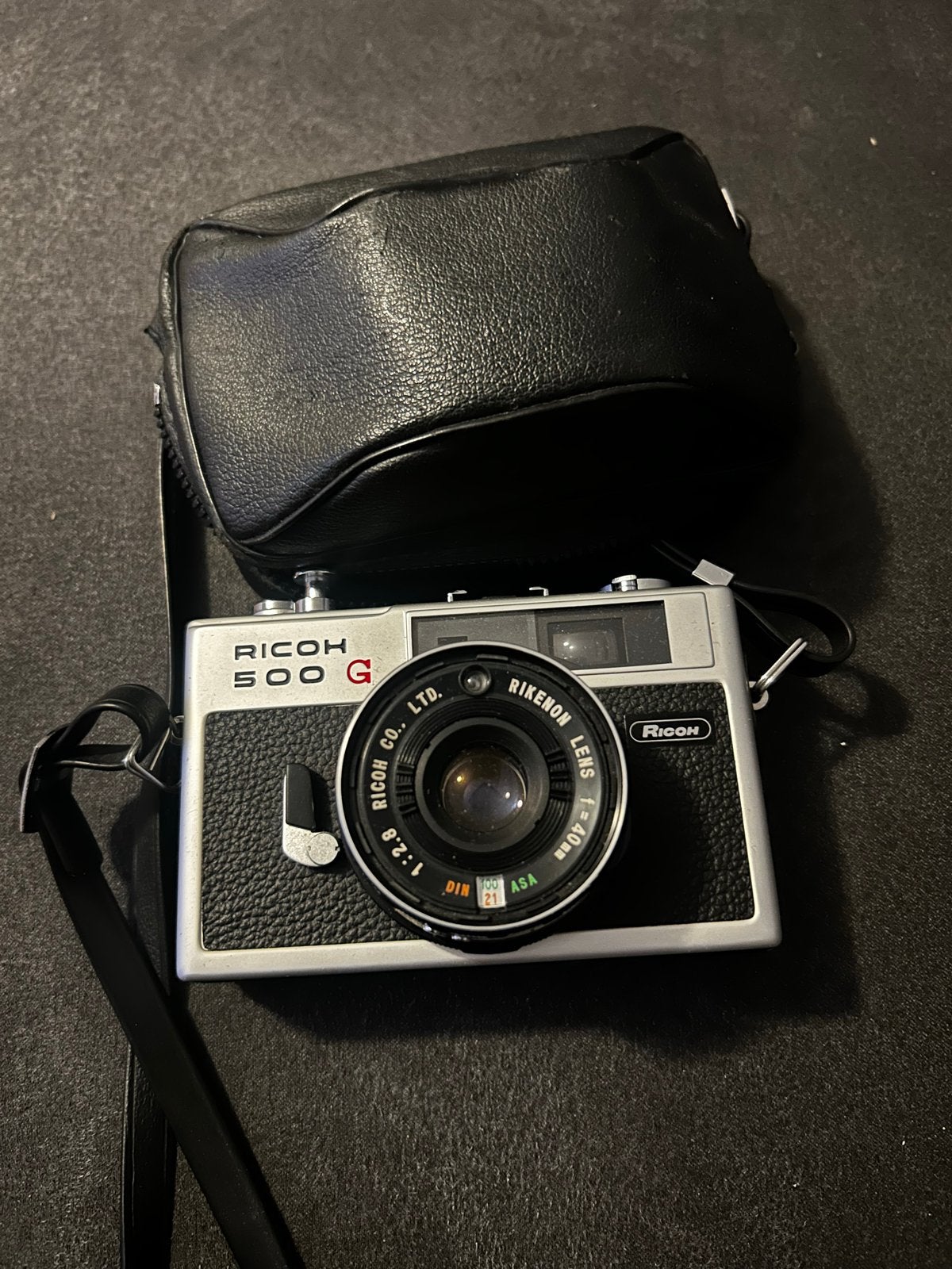 Ricoh 500 G compact camera met Rikenon 40mm f/2.8 lens, Audio, Tv en Foto, Fotocamera's Analoog, Ophalen of Verzenden, Gebruikt