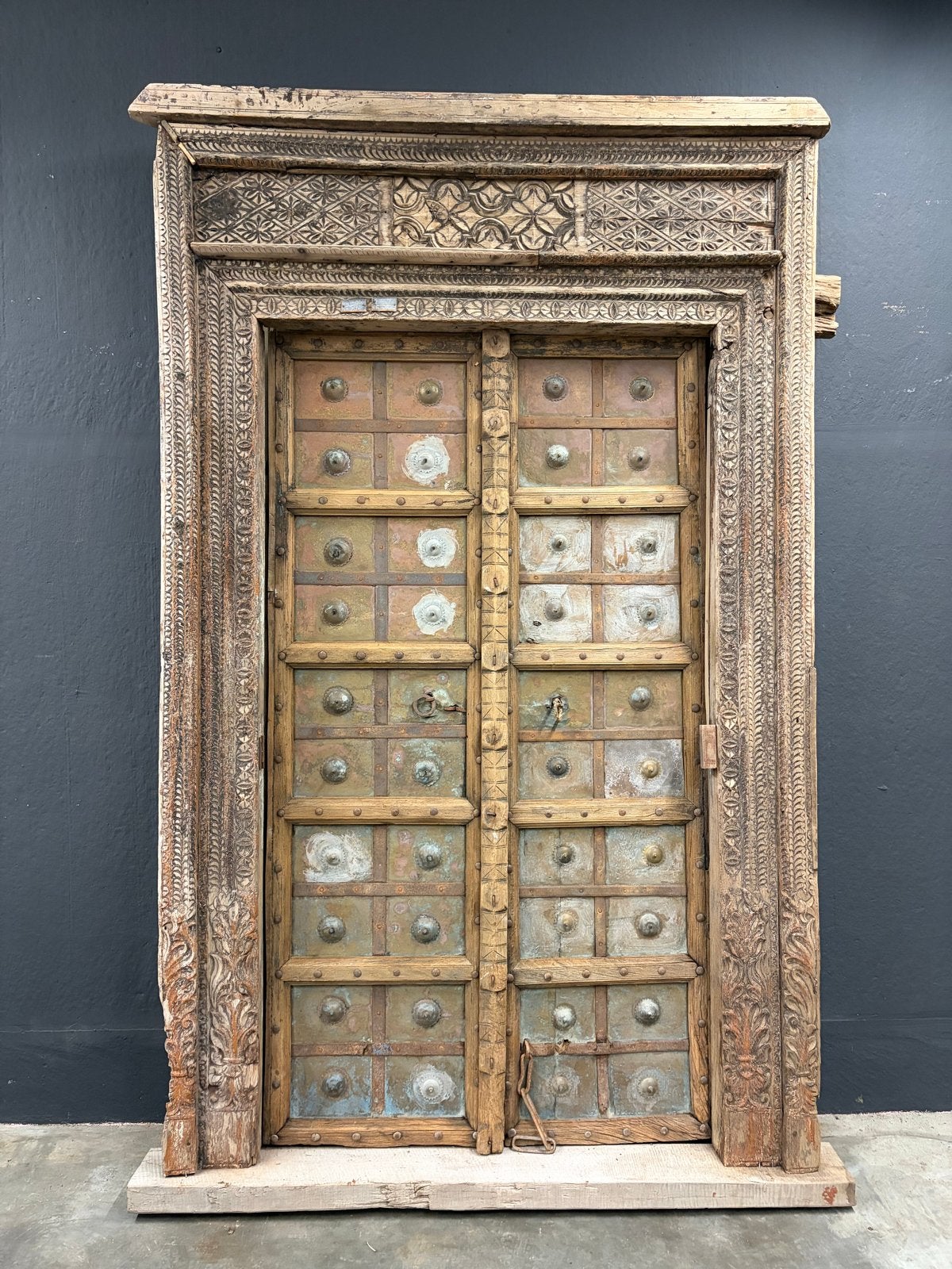 Unieke Oude Houten Deur uit India met Houtsnijwerk, Antiek en Kunst, Ophalen