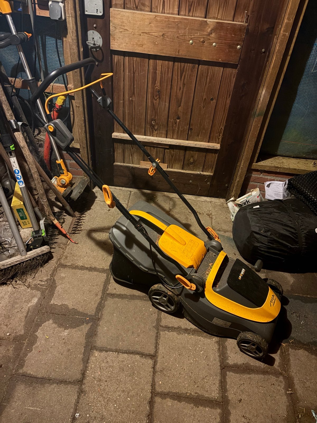 Stiga Accu Grasmaaier - Krachtig en Draadloos Maaien, Ophalen, Cirkelmaaier, Accu-grasmaaier, Zo goed als nieuw