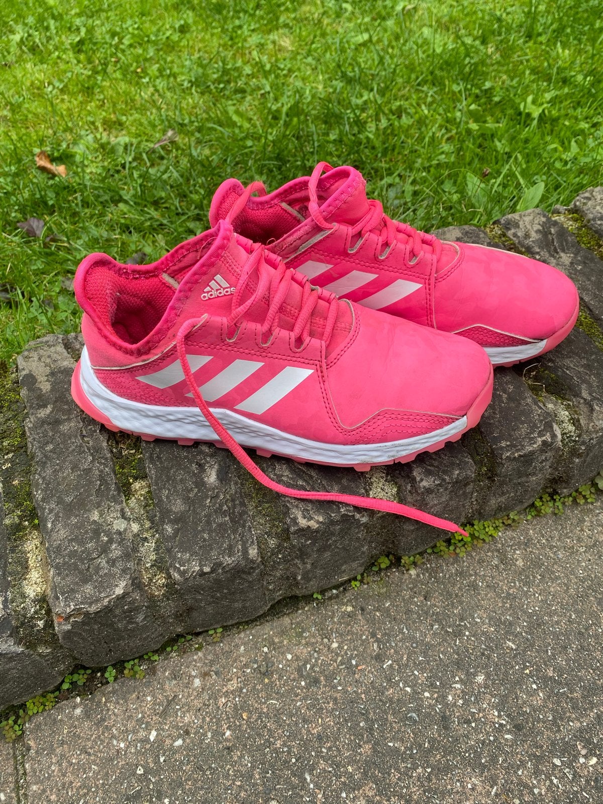 Adidas roze hockeyschoenen - Maat 35, Kleding | Dames, Ophalen of Verzenden, Gedragen, Roze, Sneakers of Gympen