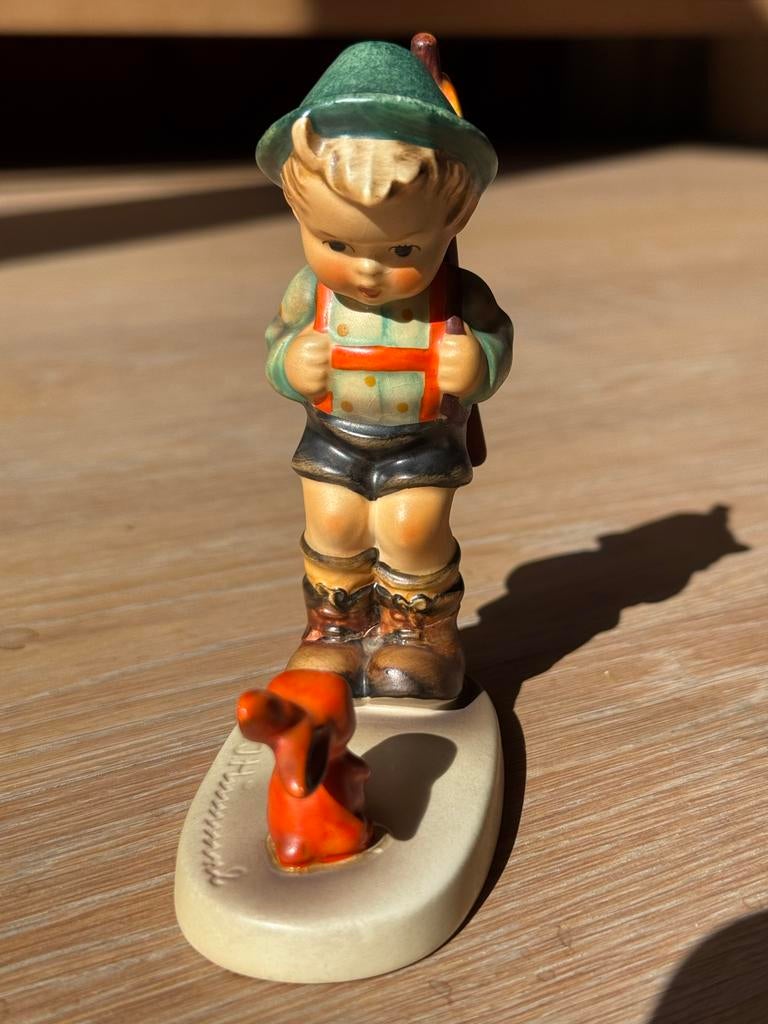 Hummel beeldjes, jongen met hond, meisje in boom, jongen, Ophalen of Verzenden, Gebruikt, Hummel