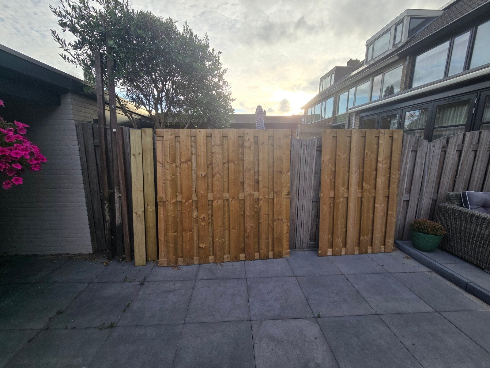 Schuttingdelen met palen, Ophalen of Verzenden, Hout, Minder dan 3 meter, 1 tot 2 meter