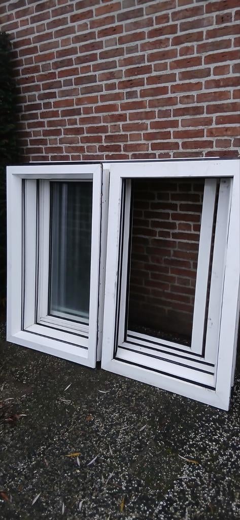 Partij kunstof kozijnen met dubbelglas compleet, Doe-het-zelf en Verbouw, Ophalen, Kunststof, Raamkozijn, 75 tot 150 cm