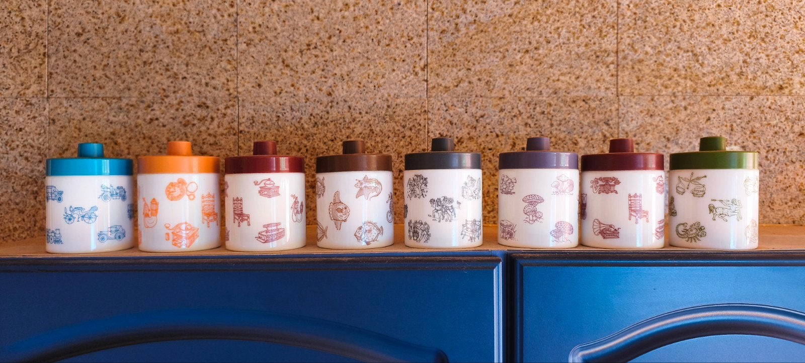 Set van 8 vintage opaline voorraadpotten met motieven, Ophalen of Verzenden