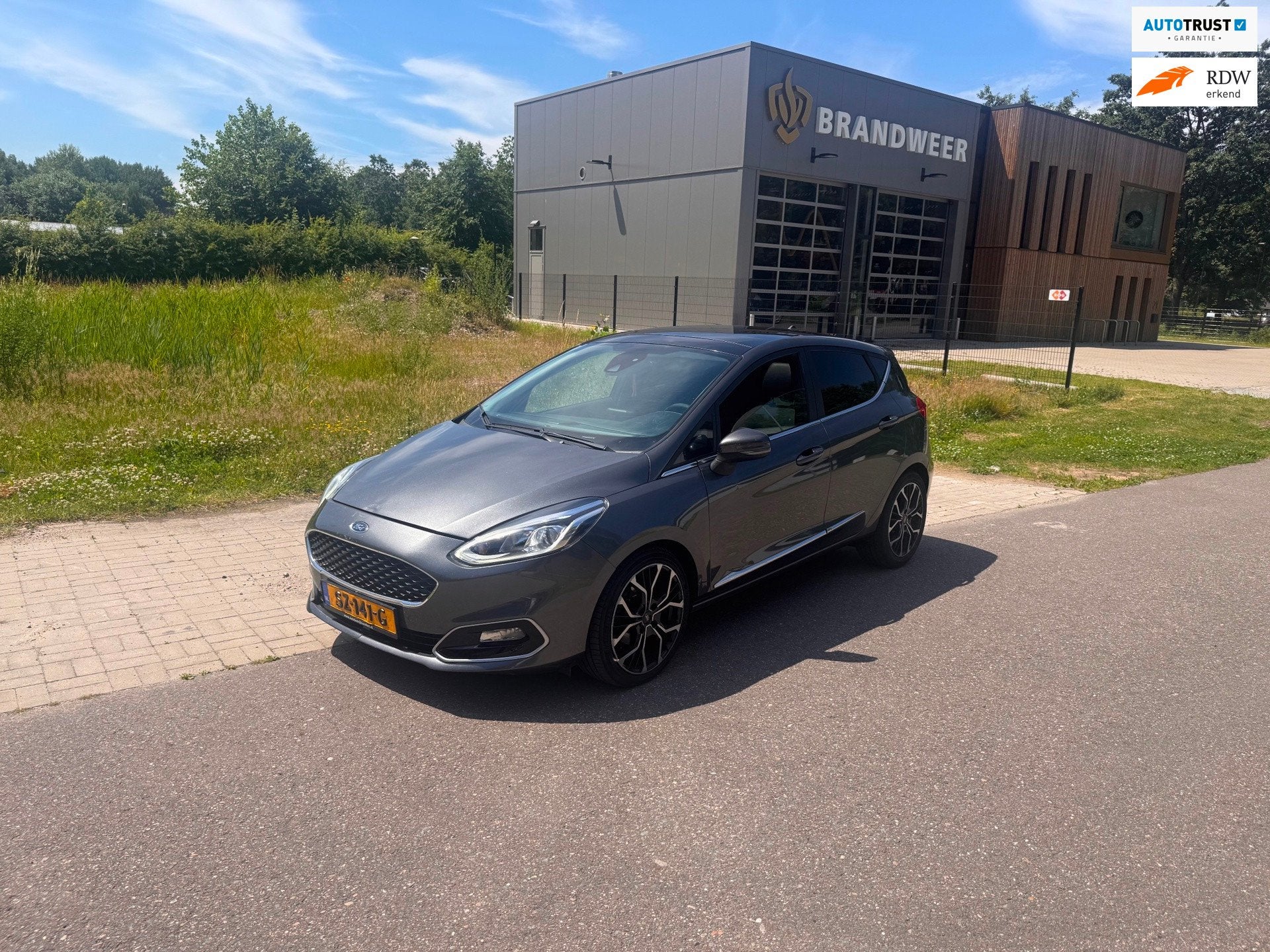 Ford Fiesta 1.5 TDCi Style VIGNALE.PANO.CLIMA.NAVI.CAMERA, Auto's, Ford, Voorwielaandrijving, Gebruikt, Euro 6, 4 cilinders