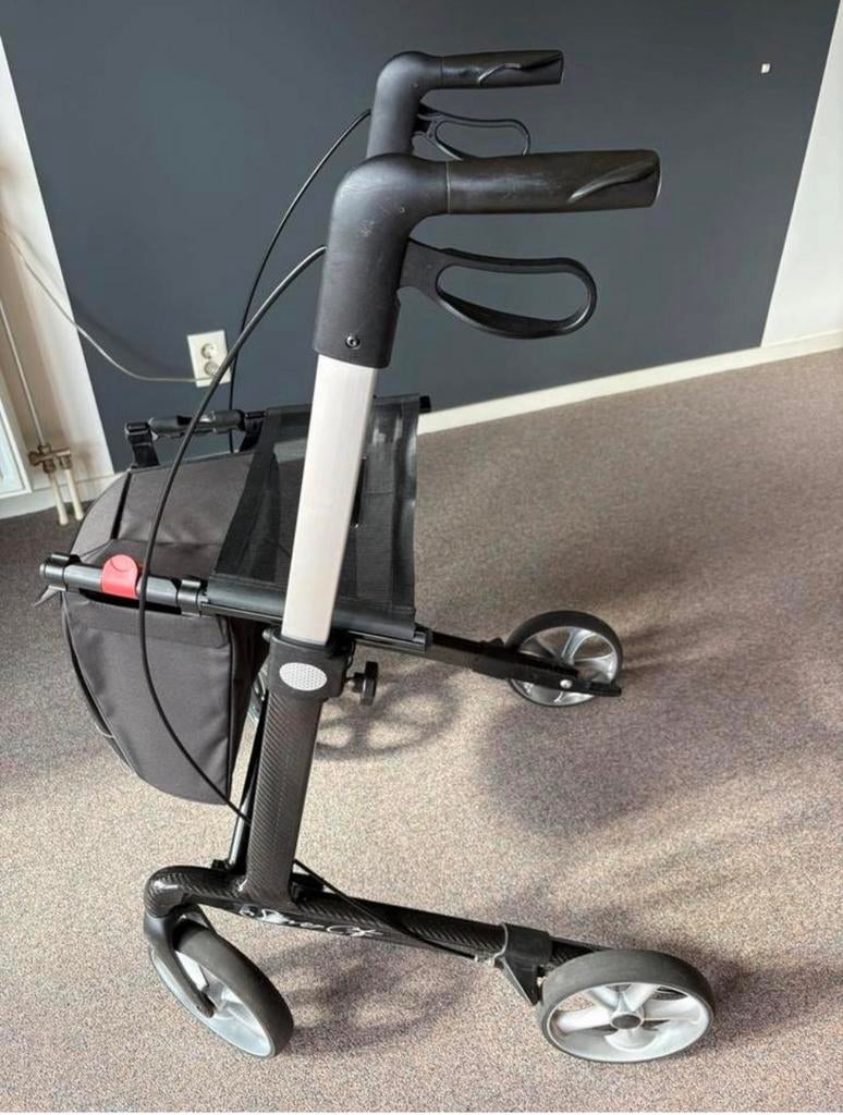 ROLLATOR SERVER CF CARBON, Ophalen, Opvouwbaar, Zo goed als nieuw