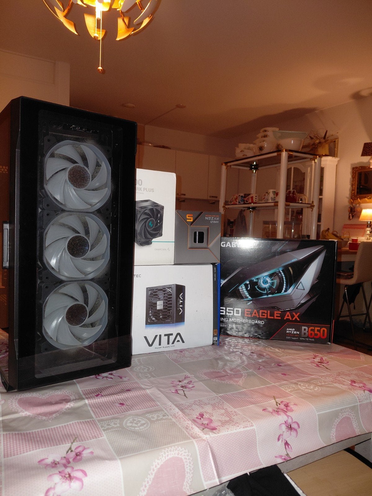 PC onderdelen (NIET APART), AMD Ryzen 5 7600, AMD, Gigabyte, DeepCool, Chieftec, Zalman, Onbekend, Ophalen of Verzenden