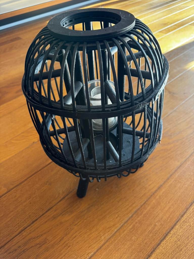 Te koop een mooie rotan waxinelichtjeshouder, Ophalen, Overige materialen, 25 tot 50 cm, Zwart