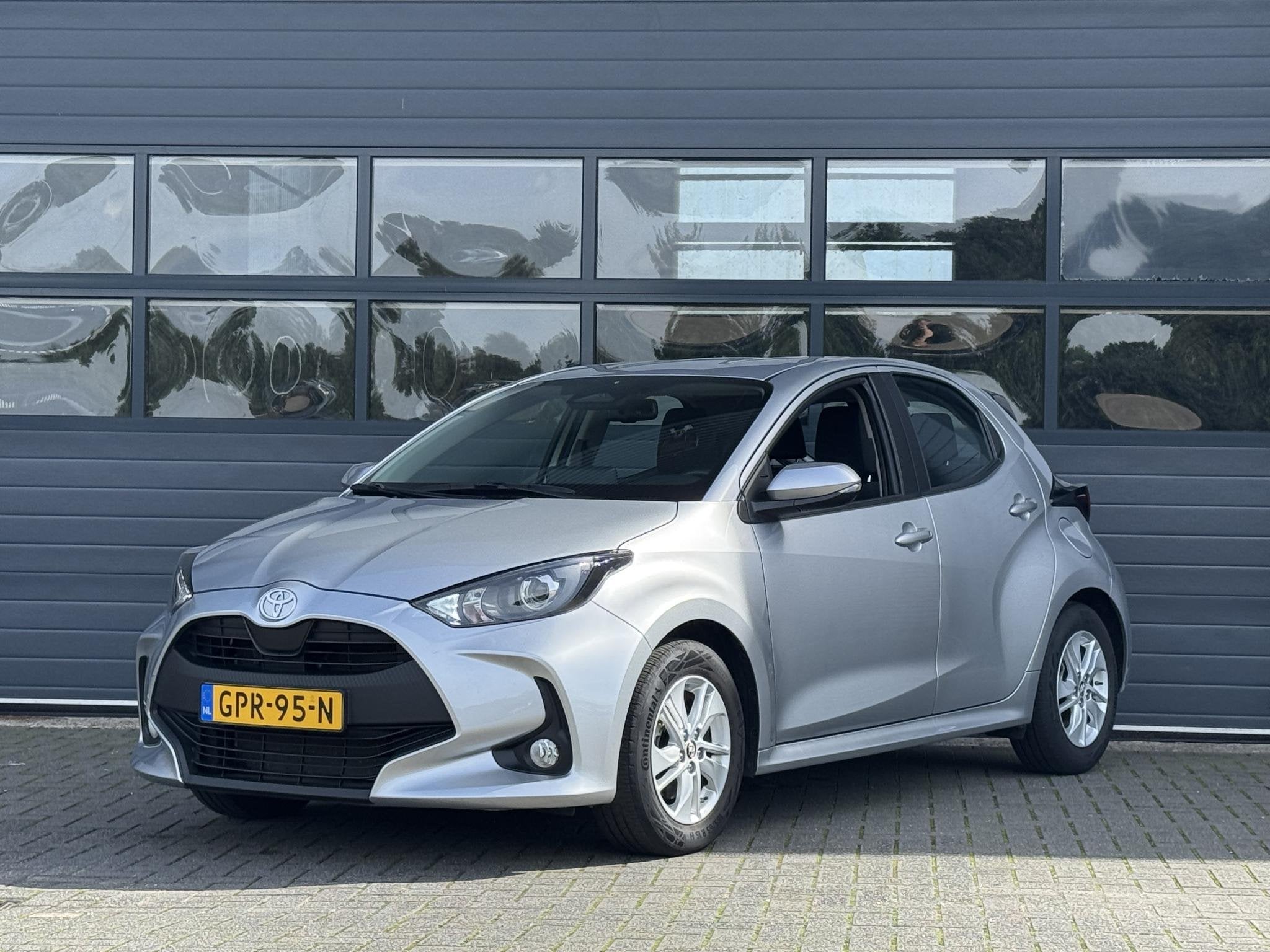 TOYOTA YARIS 1.5 HYBRID 115 ACTIVE I AUTOMAAT I APPLE CARPLA, Auto's, Gebruikt, Met garantie (alle), Bedrijf, Hybride Elektrisch/Benzine