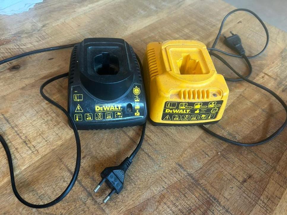2x dewalt accu lader, Ophalen, Gebruikt