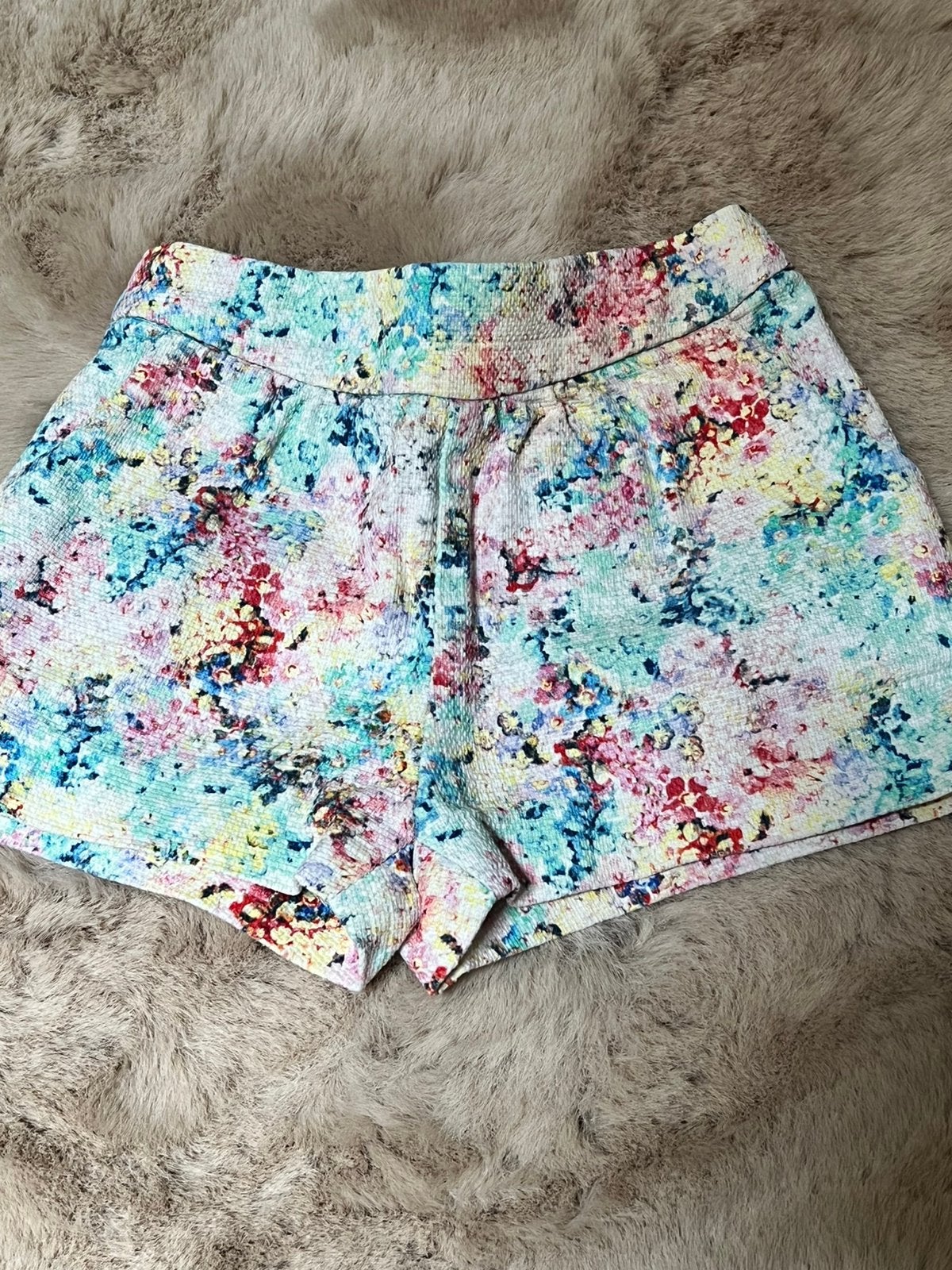 Vrolijke korte broek - Maat 98, Kinderen en Baby's, Kinderkleding | Maat 98, Ophalen of Verzenden, Gebruikt, Meisje, Broek