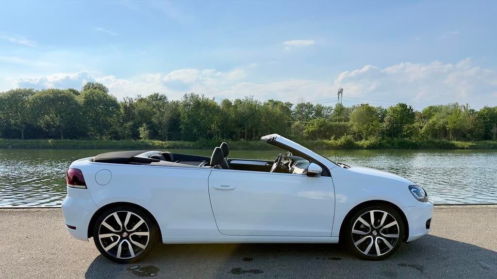 VW Golf 1.4 TSI cabrio 122pk Led Carplay Trekhaak APK, Voorwielaandrijving, Stof, Zwart, 4 cilinders