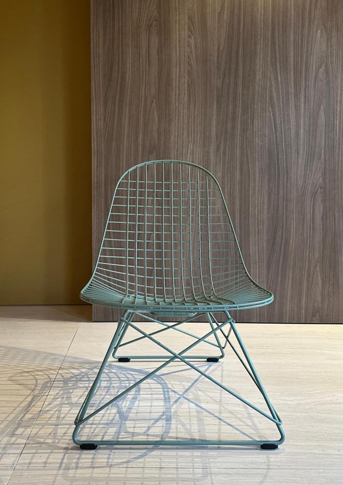 Lage stoel Wire – Vitra, Huis en Inrichting, Fauteuils, Nieuw, Overige materialen, Minder dan 50 cm, Minder dan 75 cm, Ophalen