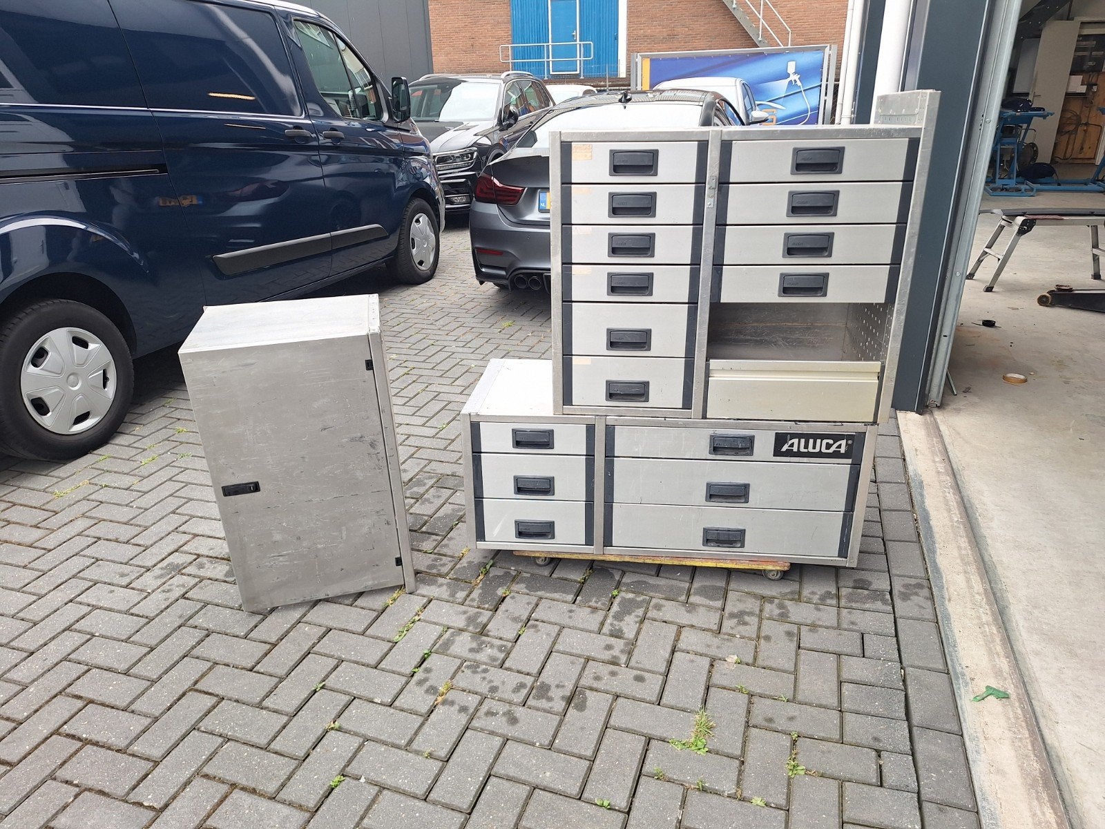 Aluca Werkbus Inrichting - Gebruikt met 2 ladekasten en kast, Ophalen