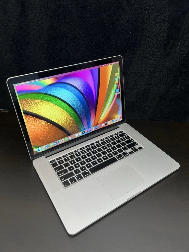 MacBook Pro Apple 15 inch Quad Core Intel i7 16GB RAM 256GB, MacBook Pro, 256 GB, 2 tot 3 Ghz, Ophalen of Verzenden