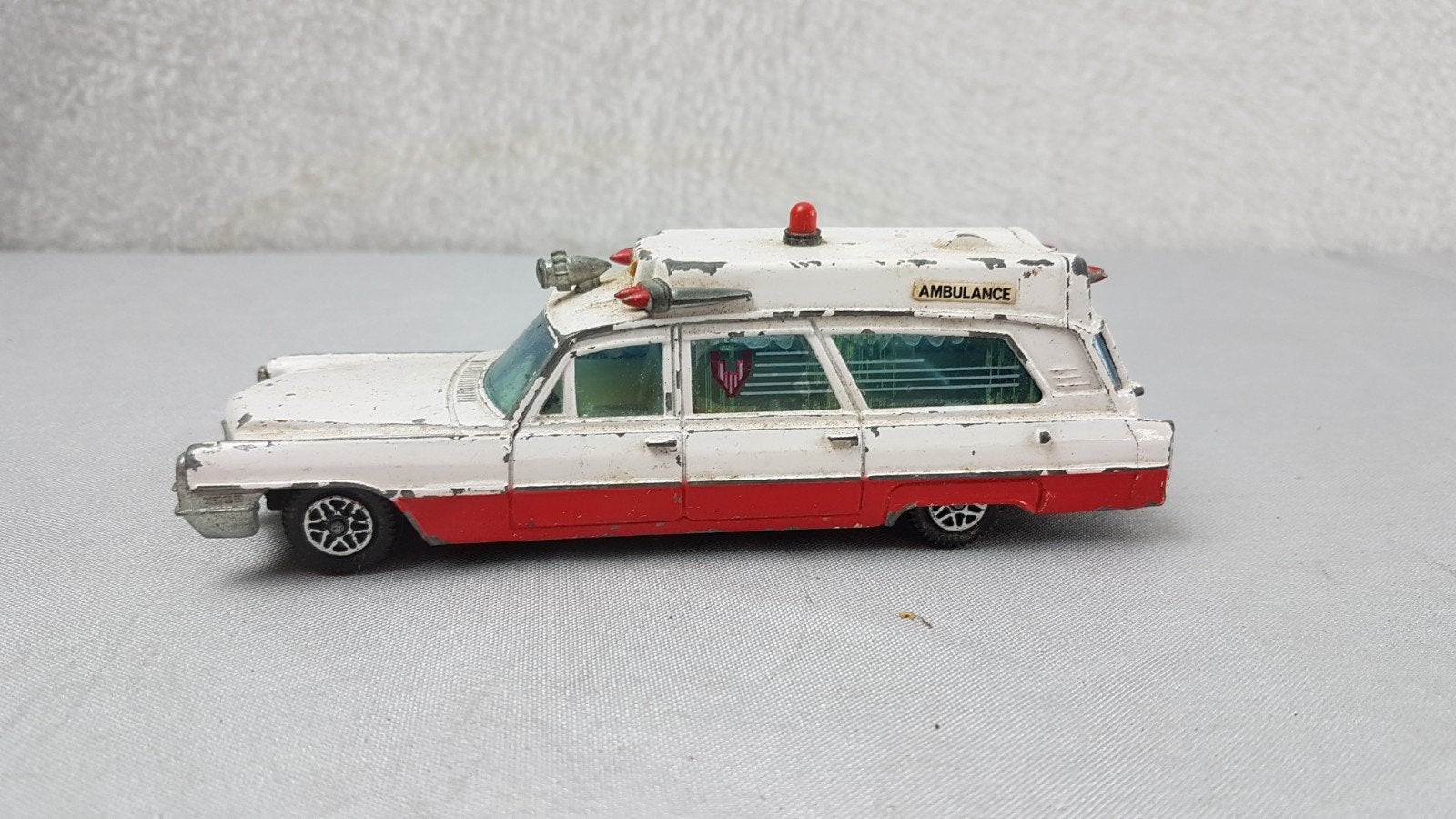 Dinky Toys Superior Rescue Cadillac Ambulance, Ophalen of Verzenden, Gebruikt, Auto