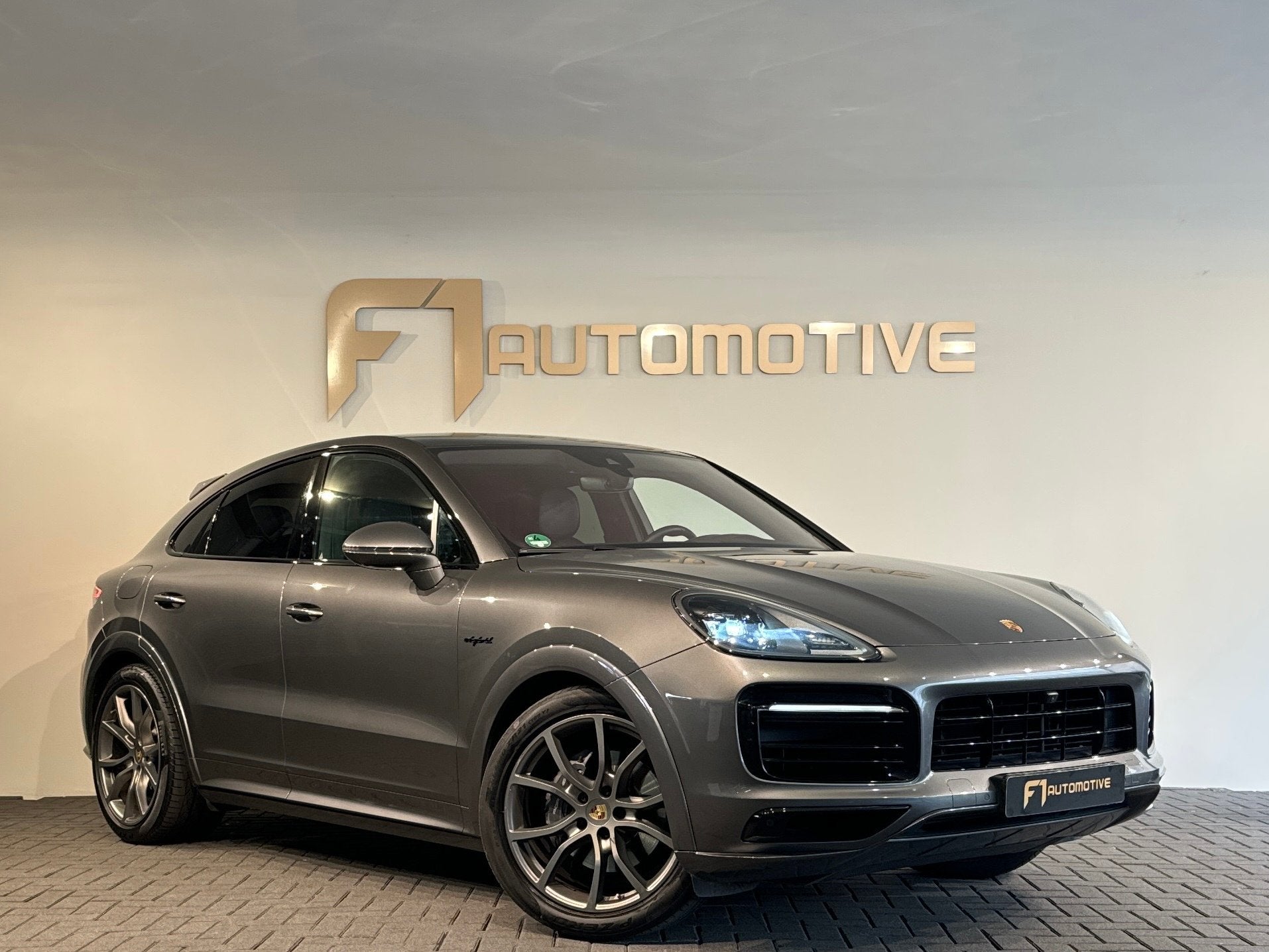 Porsche Cayenne Coupé 3.0 E-Hybrid Pano|Massage|Softclose|T, Auto's, Automaat, Cayenne, 14 kWh, Gebruikt