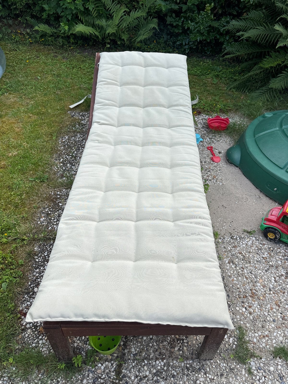 IKEA ligbed met kussen en beschermhoes, Tuin en Terras, Ophalen, Gebruikt, Hout, Verstelbaar