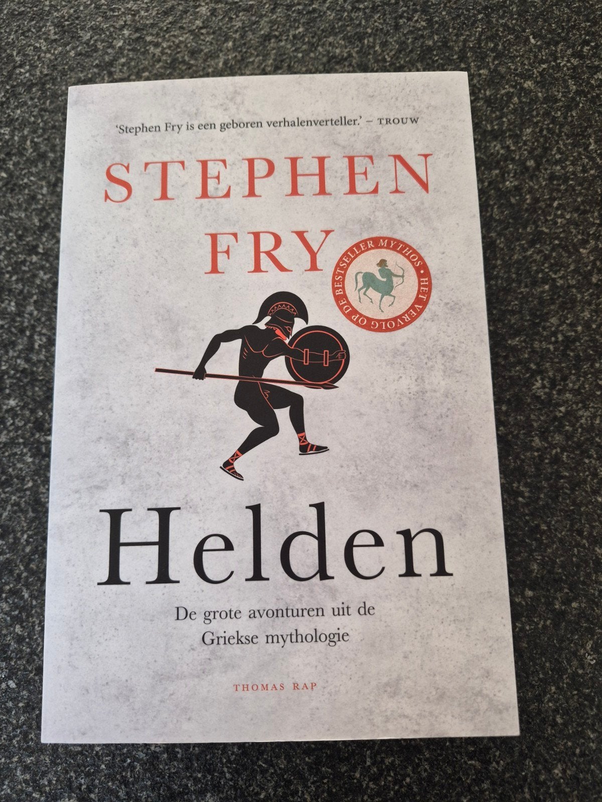 Stephen Fry - Helden & Mythos (Griekse mythologie), Ophalen of Verzenden, Zo goed als nieuw, Stephen Fry