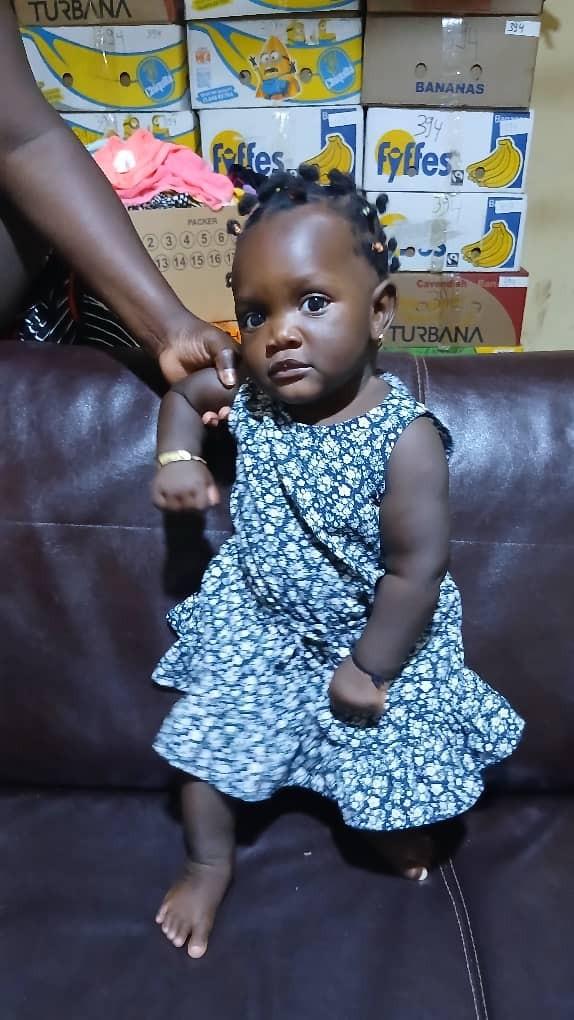 Zomerkleding voor kinderen in Gambia - Familie Jansen, Ophalen
