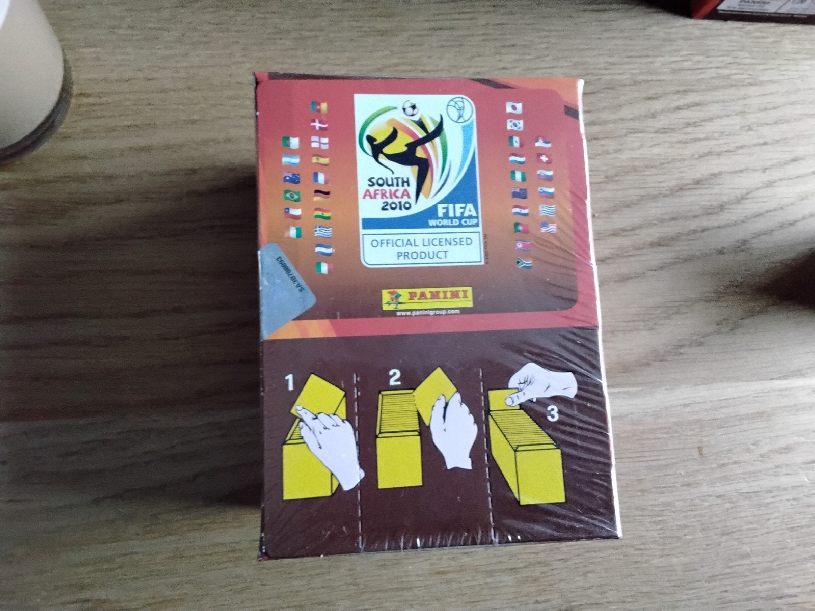 Panini WK 2010 Zuid-Afrika stickerbox (100 zakjes), Ophalen of Verzenden, Nieuw, Poster, Plaatje of Sticker