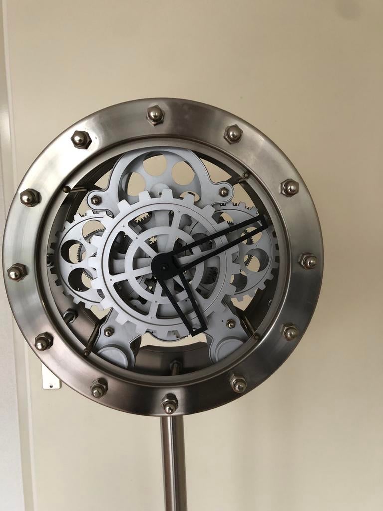 Invotis Time Machine of de Kikkerland Gear Wall Clock., Ophalen of Verzenden, Zo goed als nieuw, Staande klok
