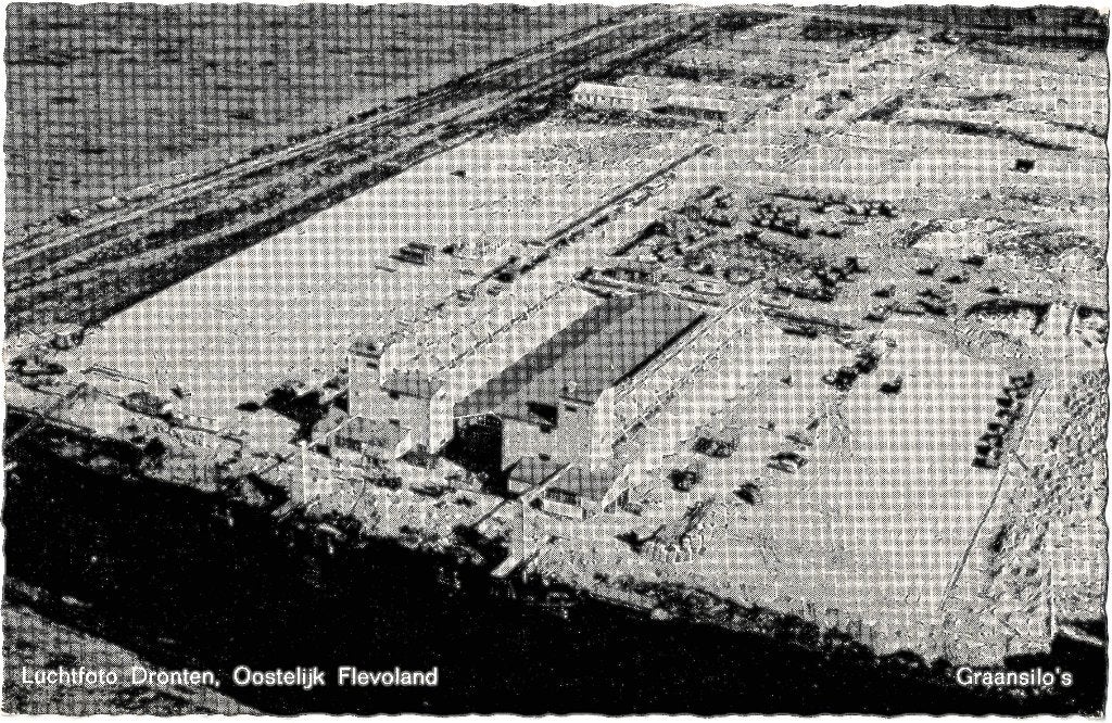 Dronten (Fl), luchtfoto graansilo's ongelopen,, Verzenden, 1940 tot 1960, Ongelopen, Flevoland