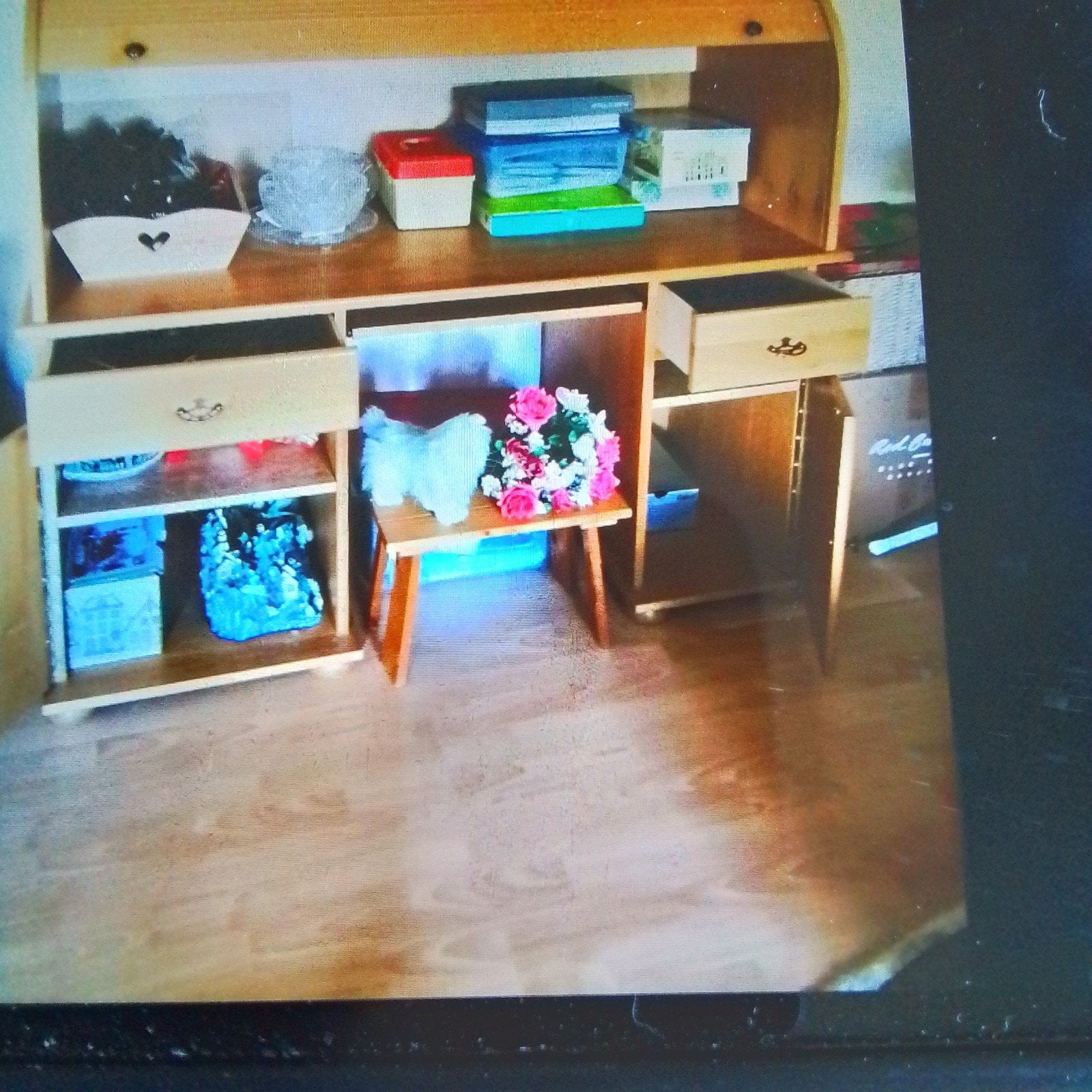Bureau met latjes schuifdeur, 2 laden en deurtje, Ophalen, Antiek, Zo goed als nieuw, Hout