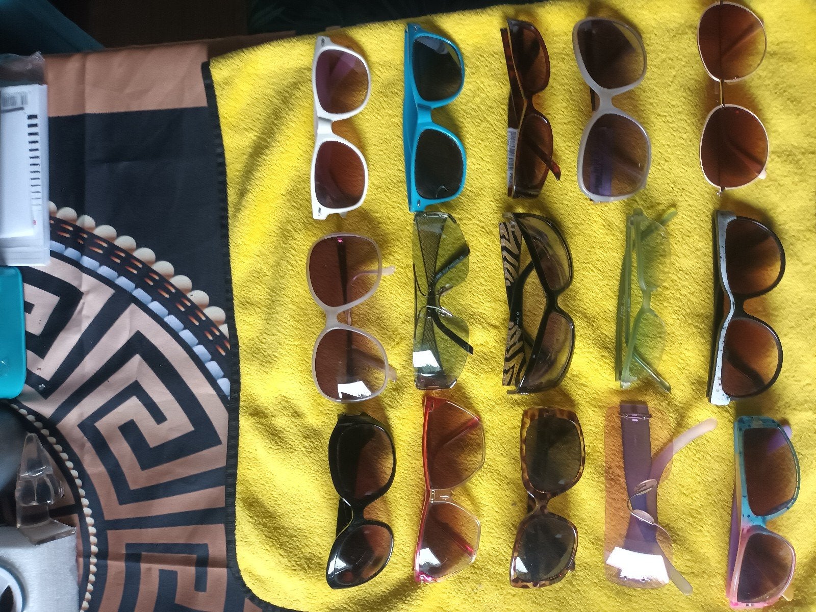 Partij vintage zonnebrillen - diverse modellen en kleuren, Ophalen of Verzenden