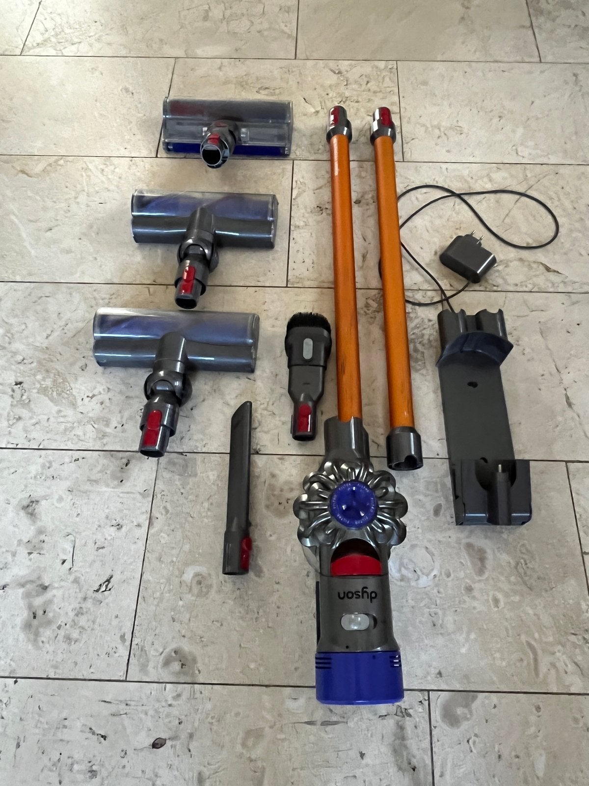 Dyson V8 Absolute steelstofzuiger met diverse accessoires, Ophalen, Gebruikt, Draadloos, Dyson