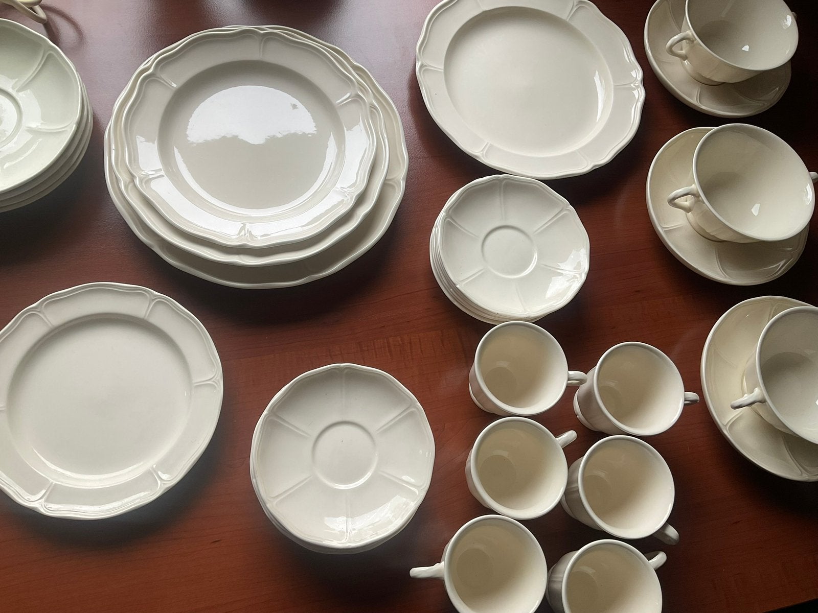 WEDGWOOD QUEENS PLAIN QUEENS WARE, Klassiek, Ophalen of Verzenden, Zo goed als nieuw, Bord(en)