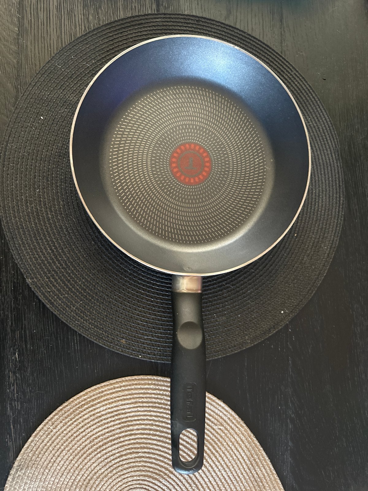 Tefal Koekenpan 24 cm - Nieuwstaat, Huis en Inrichting, Koekenpan, Tefal, Antiaanbaklaag, Nieuw