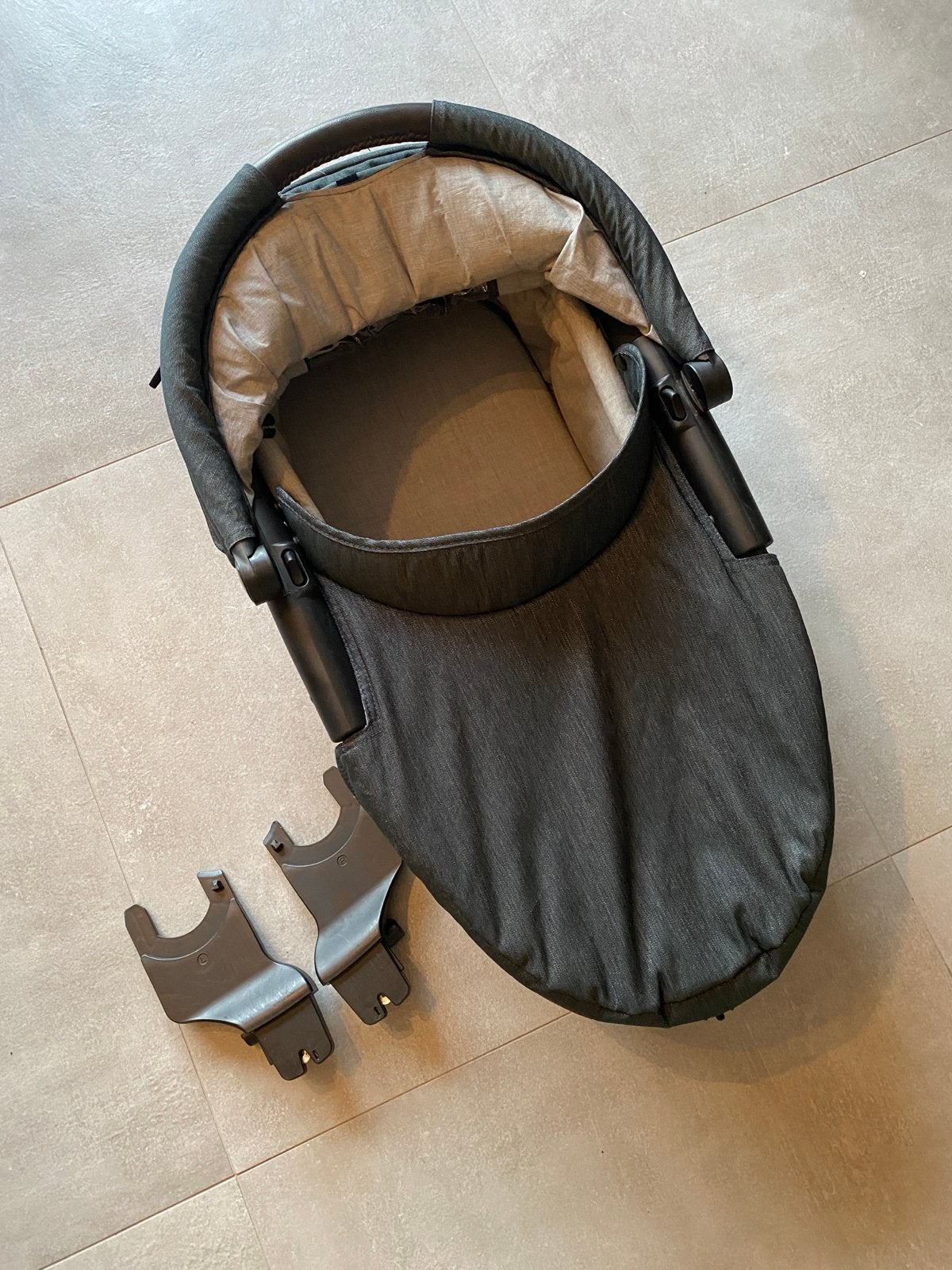 Mutsy Evo Reiswieg met Adapters - Zo goed als nieuw, Kinderen en Baby's, Kinderwagen, Ophalen of Verzenden, Zo goed als nieuw