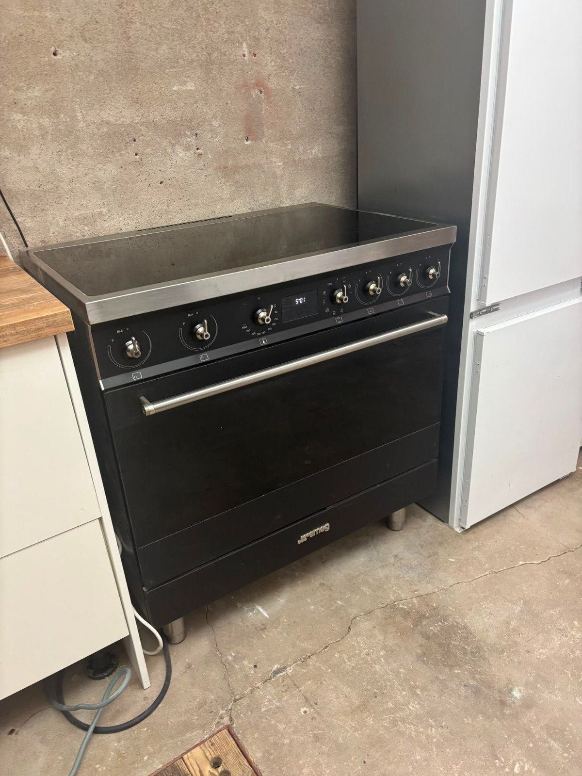 Smeg Inductie Fornuis met Oven - Z.G.A.N., Ophalen, Warmhoudplaat, 60 cm of meer, Zo goed als nieuw