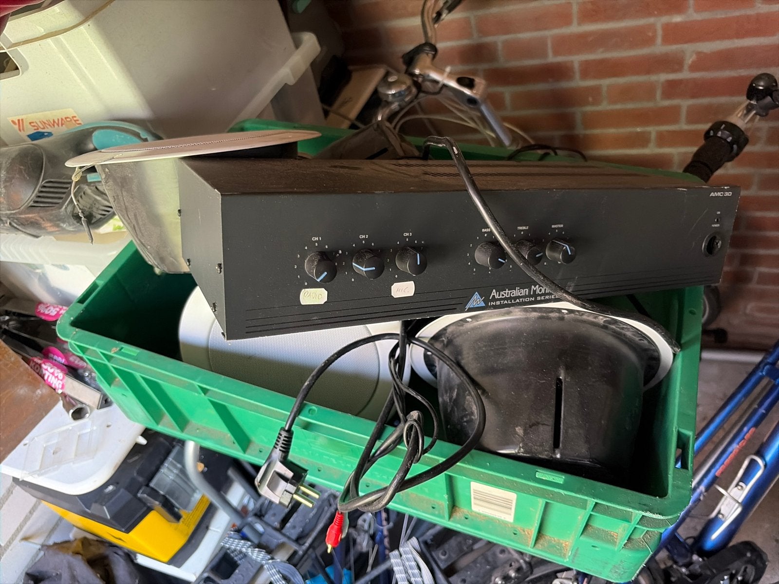 Gratis af te halen Australian Monitor vesterker met speaker, Overige merken, Ophalen of Verzenden, Minder dan 60 watt, Gebruikt