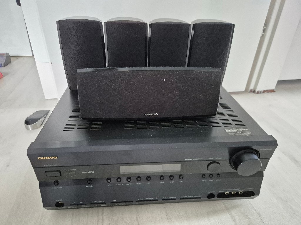 Onkyo TX-SR605 AV Receiver + 5x Onkyo speakers - Home Cinema, Gebruikt, 70 watt of meer, 5.1-systeem, Overige spelers
