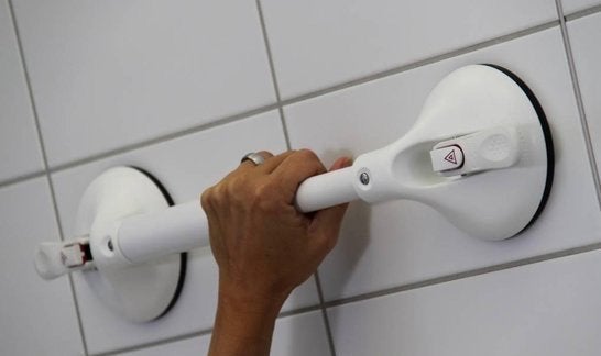Wandbeugel met zuignap schroeven niet nodig, Diversen, Ophalen, Zo goed als nieuw